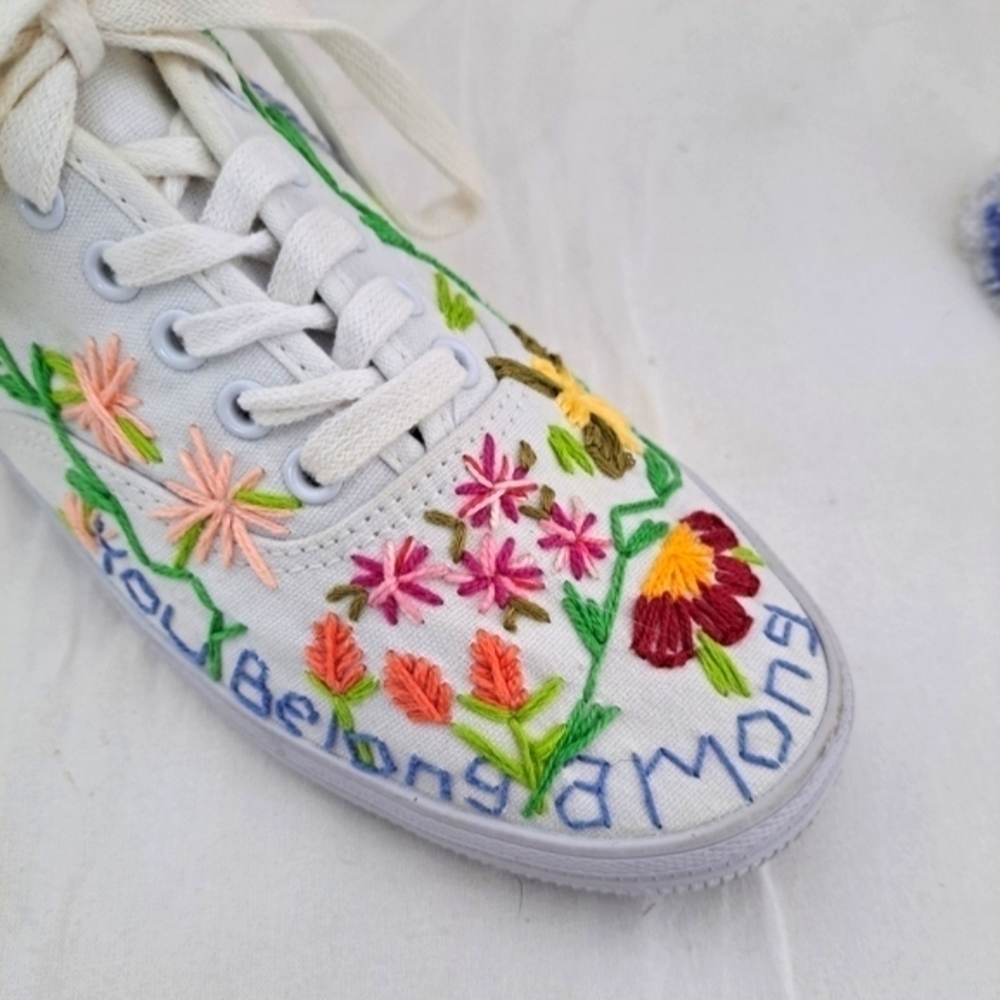 Custom hand embroidered floral canvas tennis shoe 9 - Picture 10 of 13